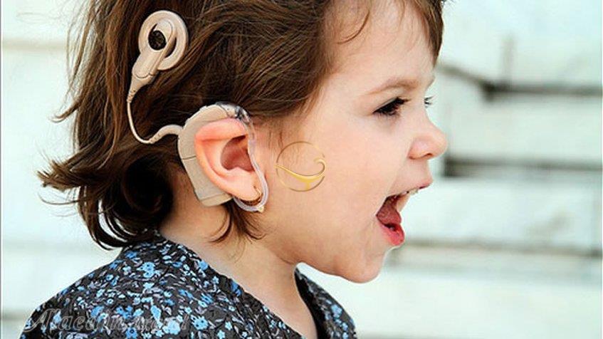 سمعک و کاشت حلزون شنوایی؛ چه تفاوت‌هایی دارند؟
