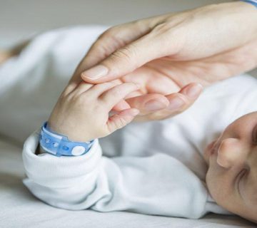 فلج مغزی در کودکان؛ علائم، درمان و مدیریت
